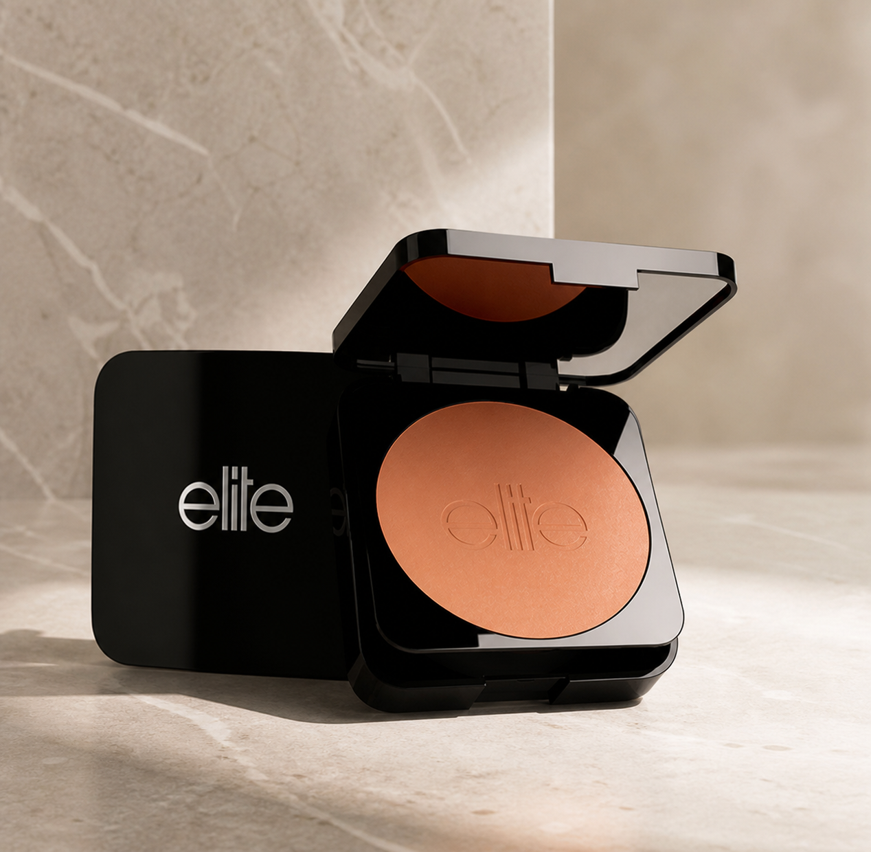 Elite Beauty EASY CHIC – Kompaktinis makiažo pagrindas „Wet & Dry“ su SPF10